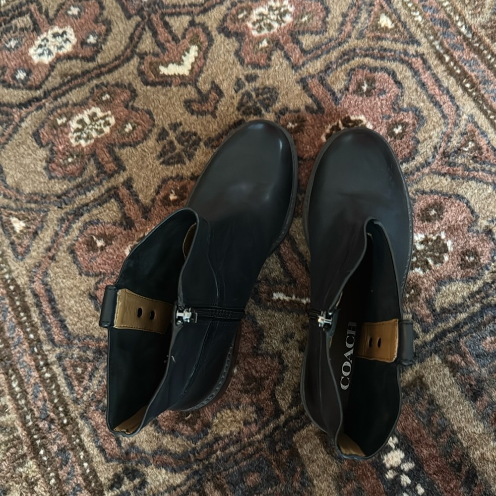 Coach Classic Turnlock Boots sz 8 - Picture 4 of 7